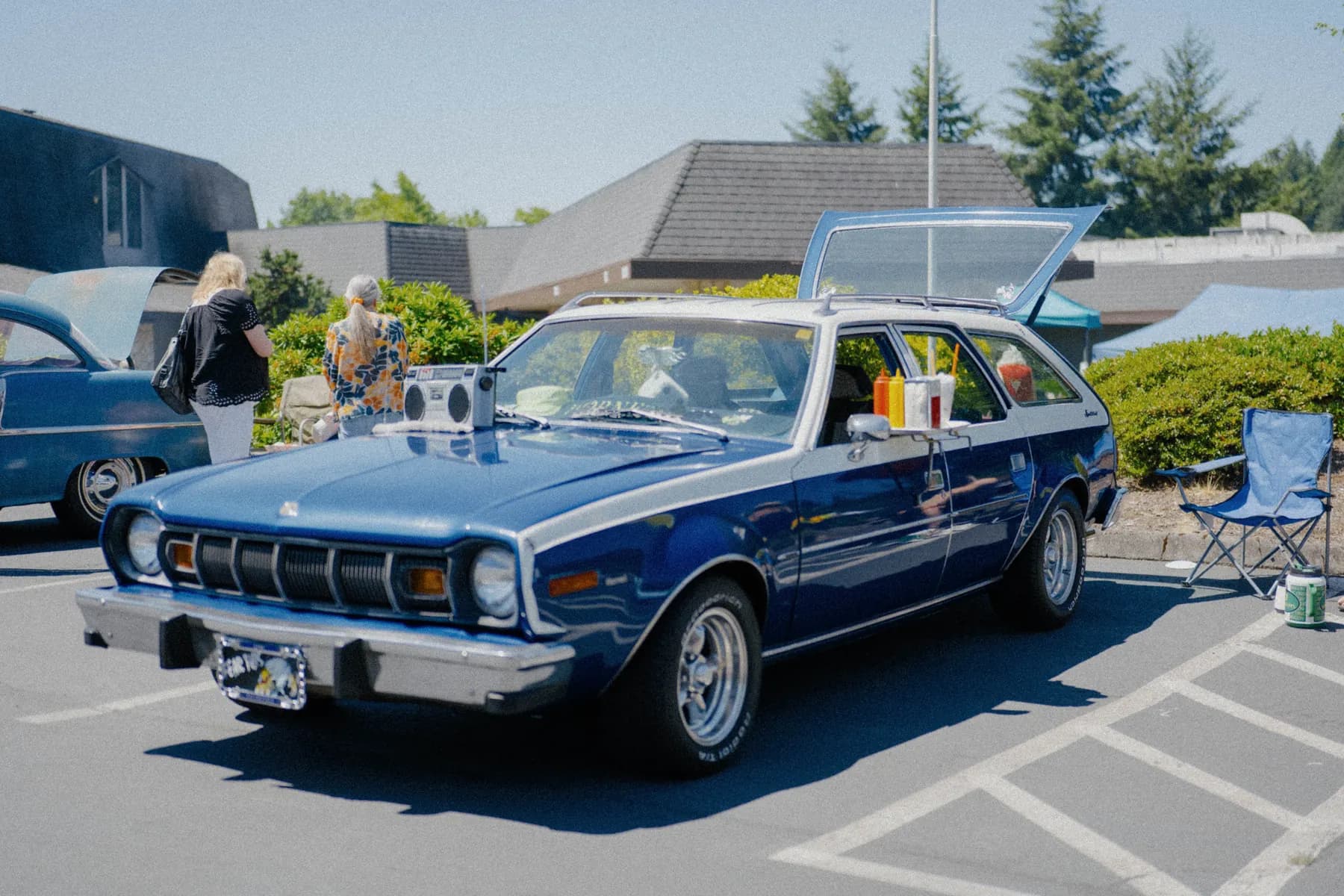 Classic car parked at Hot Rods and Dad Bods 2026, photo 31.