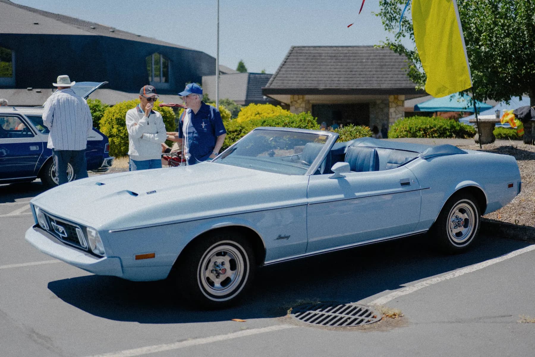 Classic car parked at Hot Rods and Dad Bods 2026, photo 34.